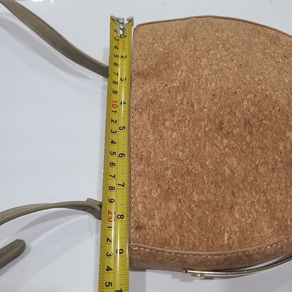 Madison West Stylish Tan Cork Crossbody Bag With Gold Handle - Picture 8 of 9